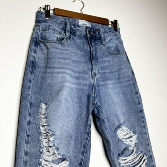 Twelve by Ontwelfth High Rise Boyfriend Jeans Distressed Straight Leg - Picture 2 of 10